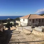 Apartahotel Lagjini 3*