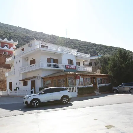 Lagjini Apartmanhotel *