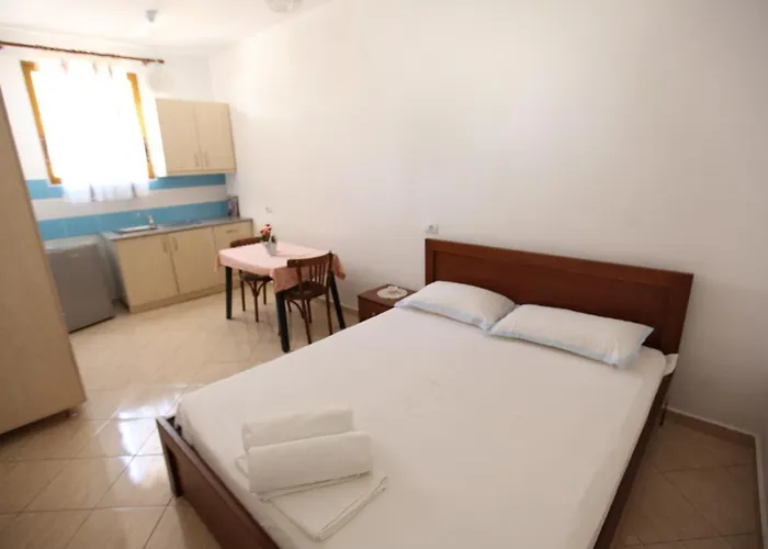 Aparthotel Lagjini 3*