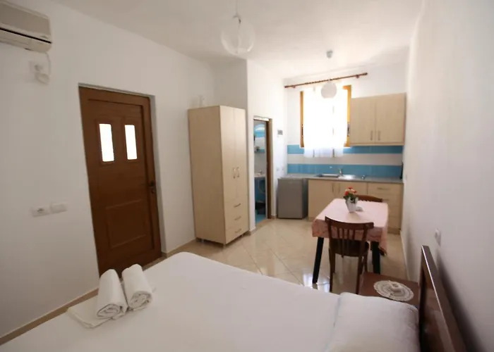Aparthotel Lagjini 3*