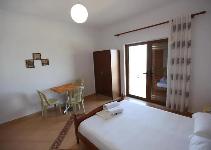 Aparthotel Lagjini 3*