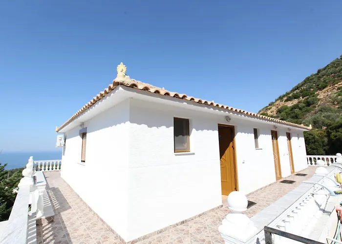 Lagjini Aparthotel 3*