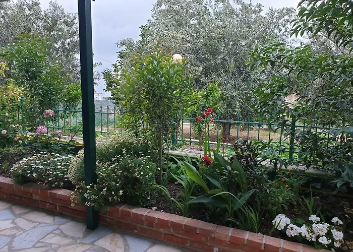 Lagjini Aparthotel 3*