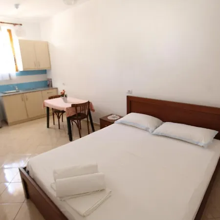 Lejlighedshotel Lagjini 3*