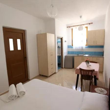 Aparthotel Lagjini *