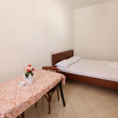 Aparthotel Lagjini 3*